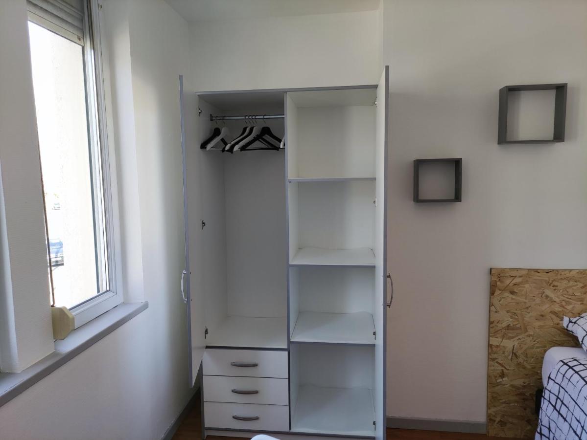Les Lumieres Du Phare Apartment Calais Bagian luar foto